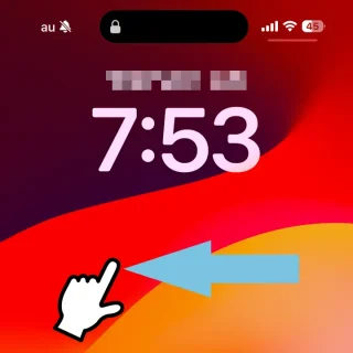 iPhone＞ロック画面＞左スワイプ